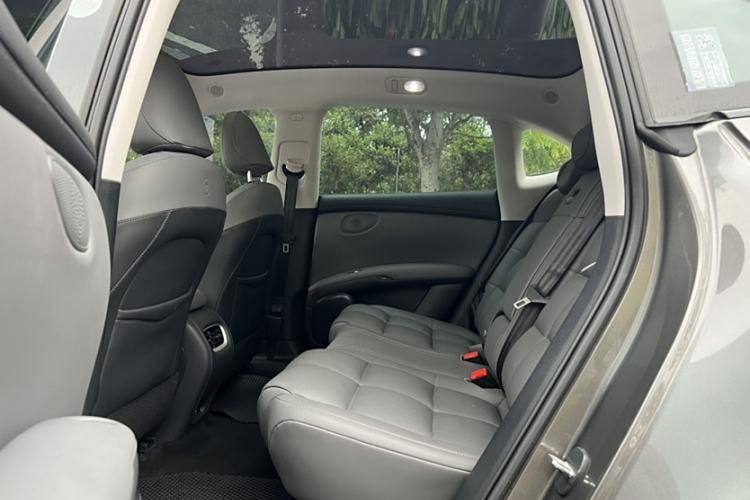 Used IM LS6 2023 Max Standard Edition Interior 7