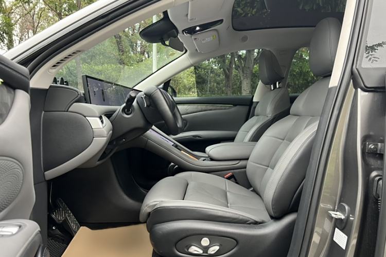 Used IM LS6 2023 Max Standard Edition Interior 8