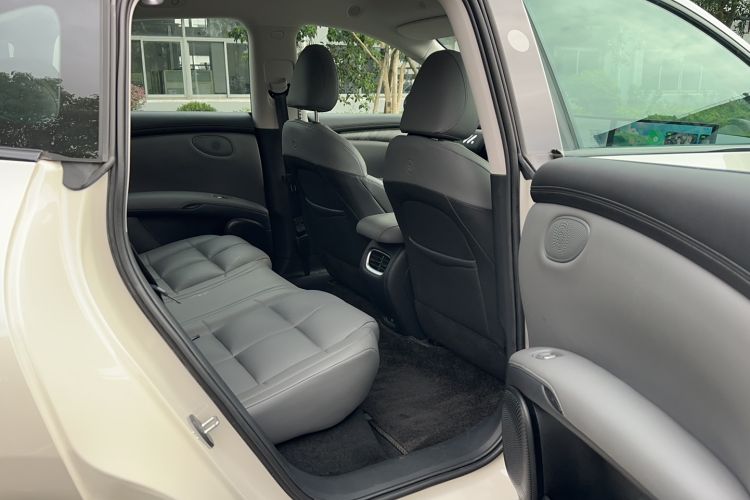Used IM LS6 2023 Max Long-Range Version Interior 9