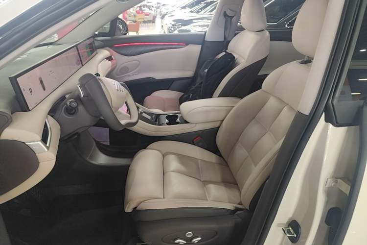 Used IM LS6 2023 Max Standard Edition Left Front Seat