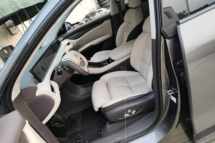 Used IM LS6 2023 Max Long-Range Version Left Front Seat