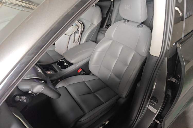 Used IM LS6 2023 Max Standard Edition Left Front Seat