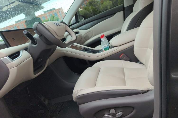 Used IM LS6 2023 Max Standard Edition Left Front Seat