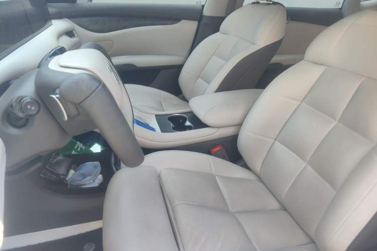 Used IM LS6 2023 Max Standard Edition Left Front Seat