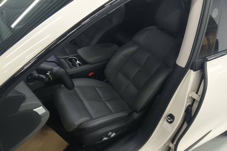 Used IM LS6 2023 Max Standard Edition Left Front Seat