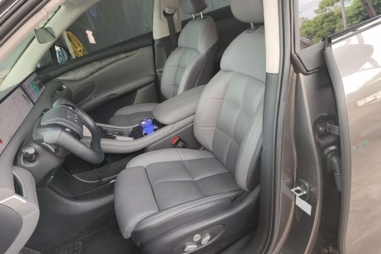 Used IM LS6 2023 Max Long-Range Version Left Front Seat