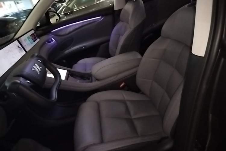 Used IM LS6 2023 Max Long-Range Version Left Front Seat