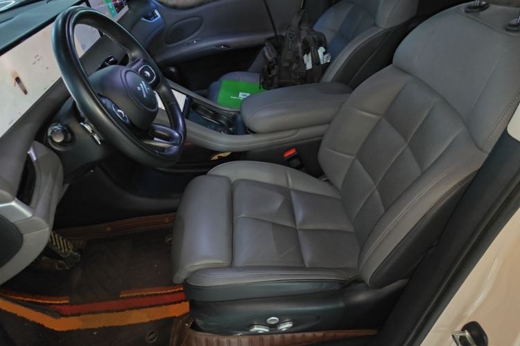 Used IM LS6 2023 Max Standard Edition Left Front Seat