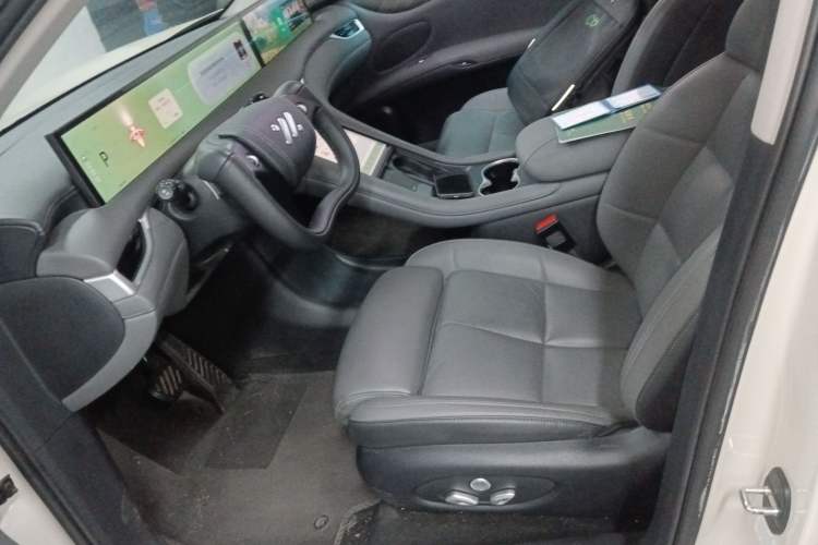 Used IM LS6 2023 Max Long-Range Version Left Front Seat