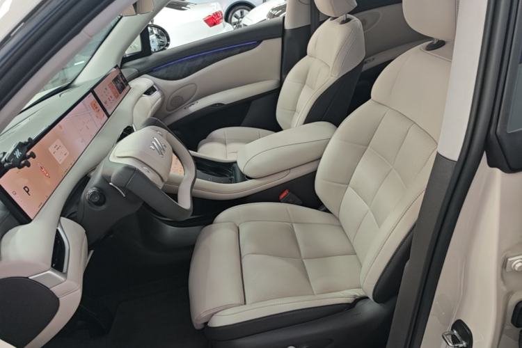 Used IM LS6 2023 Max Standard Edition Left Front Seat