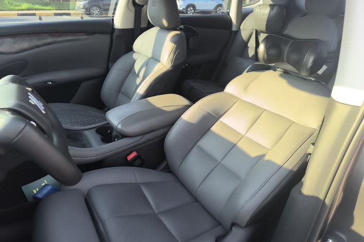 Used IM LS6 2023 Max Standard Edition Left Front Seat