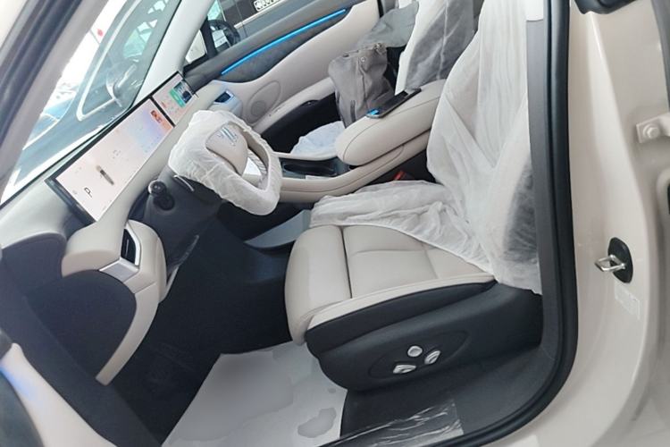 Used IM LS6 2023 Max Standard Edition Left Front Seat