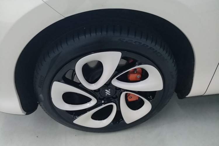Used IM LS6 2023 Max Standard Edition Left Front Wheel Hub