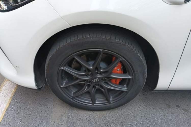 Used IM LS6 2023 Max Standard Edition Left Front Wheel Hub