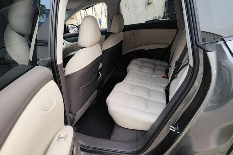 Used IM LS6 2023 Max Long-Range Version Left Rear Seat