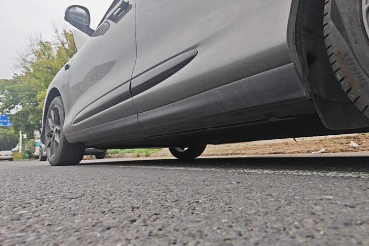 Used IM LS6 2023 Max Extended-Range Version Left Side Sill