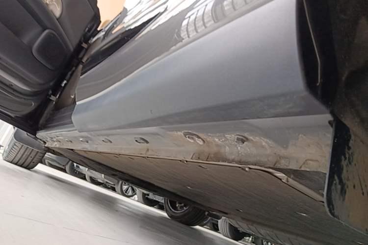Used IM LS6 2023 Max Standard Edition Left Side Sill