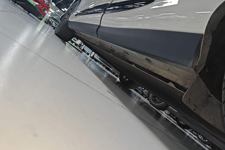 Used IM LS6 2023 Max Enhanced Performance Edition Left Side Sill