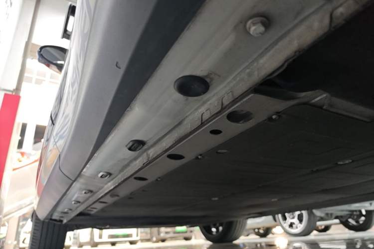 Used IM LS6 2023 Max Standard Edition Left Side Sill