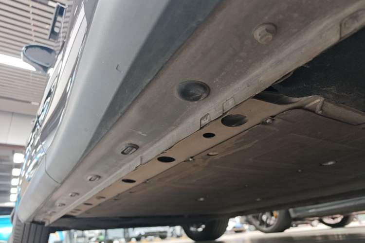 Used IM LS6 2023 Max Standard Edition Left Side Sill