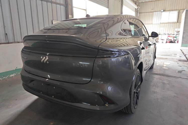Used IM LS6 2023 Max Standard Edition Rear Right 45 Deg