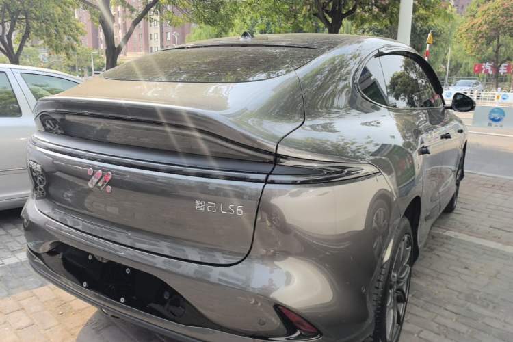 Used IM LS6 2023 Max Standard Edition Rear Right 45 Deg
