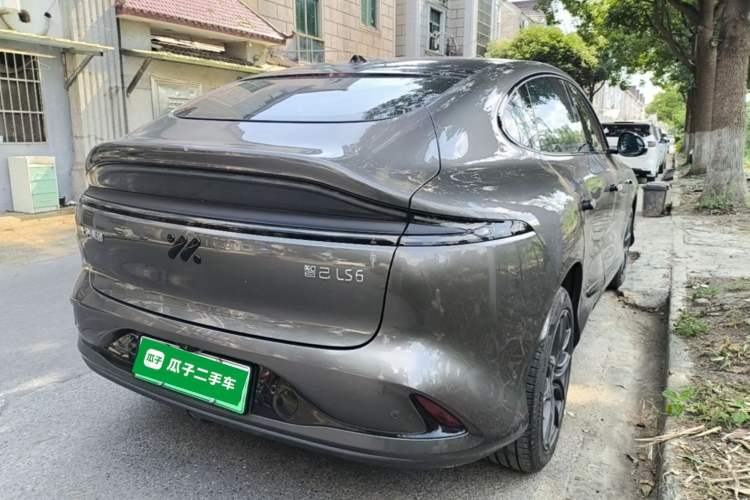 Used IM LS6 2023 Max Standard Edition Rear Right 45 Deg