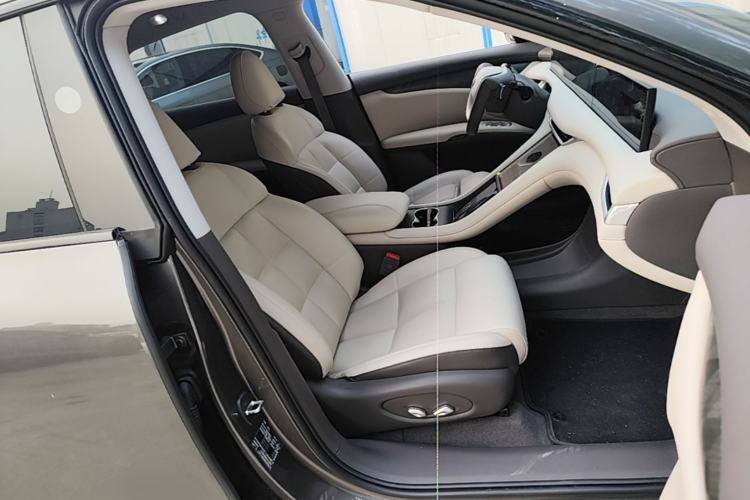 Used IM LS6 2023 Max Long-Range Version Right Front Seat