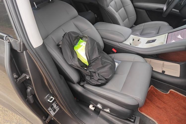Used IM LS6 2023 Max Extended-Range Version Right Front Seat
