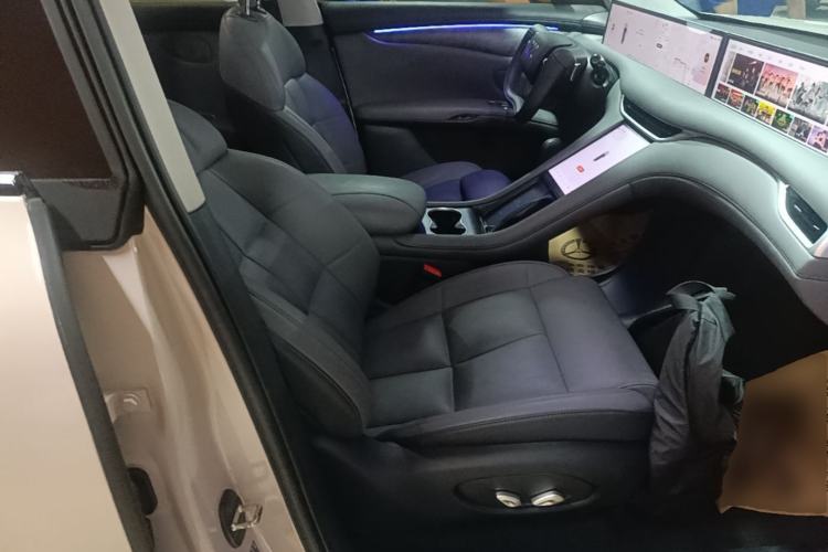 Used IM LS6 2023 Max Standard Edition Right Front Seat