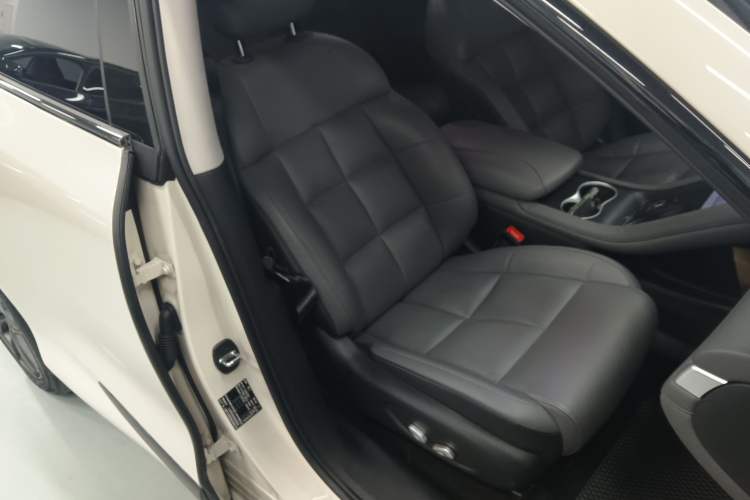 Used IM LS6 2023 Max Standard Edition Right Front Seat