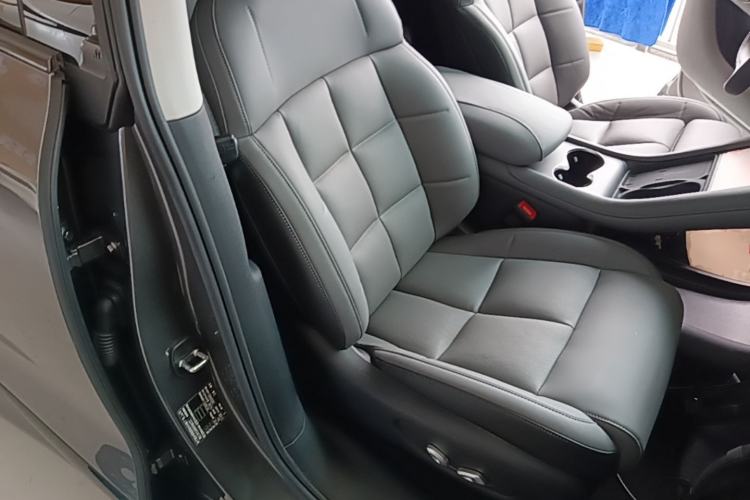 Used IM LS6 2023 Max Standard Edition Right Front Seat