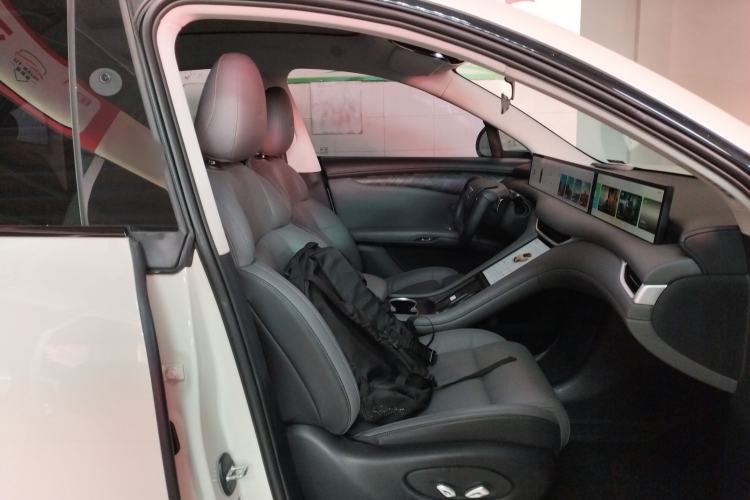 Used IM LS6 2023 Max Long-Range Version Right Front Seat