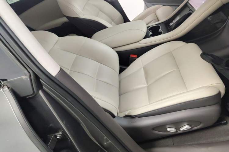 Used IM LS6 2023 Max Standard Edition Right Front Seat