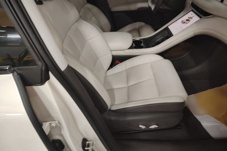 Used IM LS6 2023 Max Long-Range Version Right Front Seat