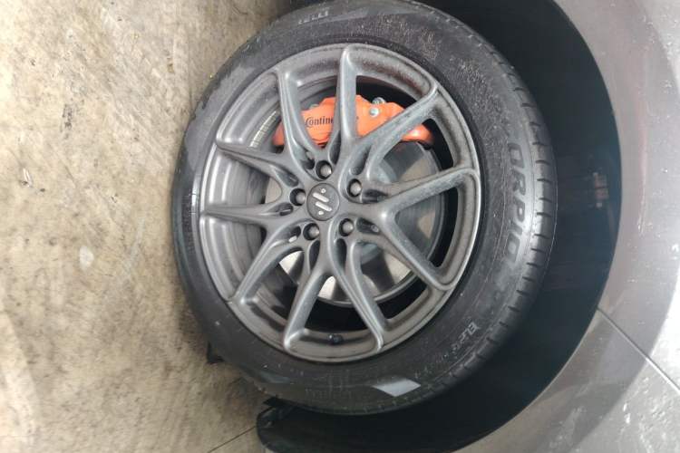Used IM LS6 2023 Max Standard Edition Right Front Wheel Hub