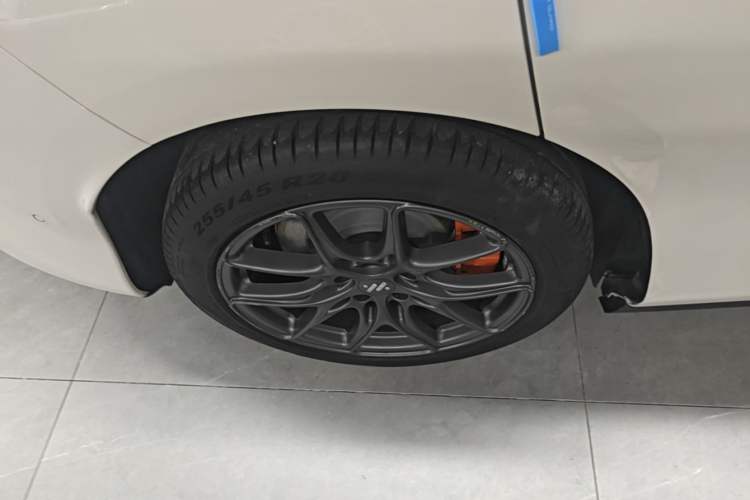 Used IM LS6 2023 Max Standard Edition Right Rear Wheel Hub