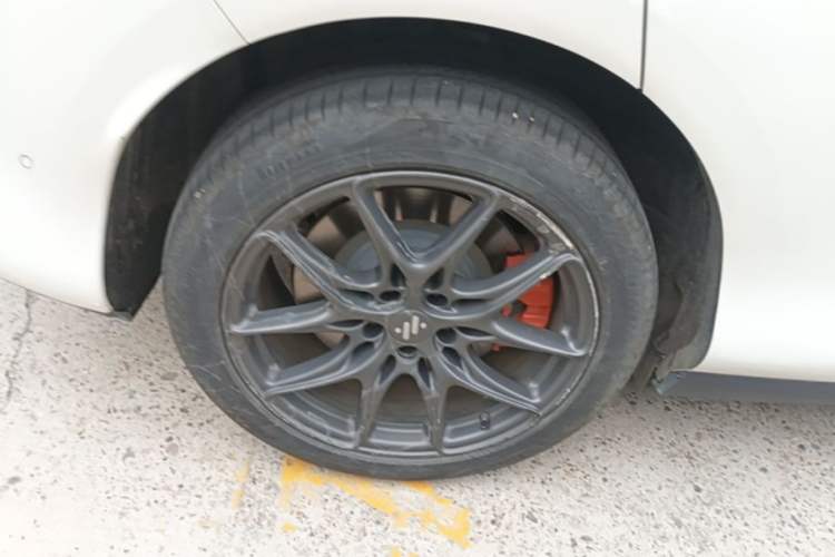 Used IM LS6 2023 Max Standard Edition Right Rear Wheel Hub
