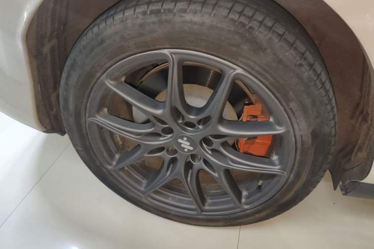 Used IM LS6 2023 Max Standard Edition Right Rear Wheel Hub