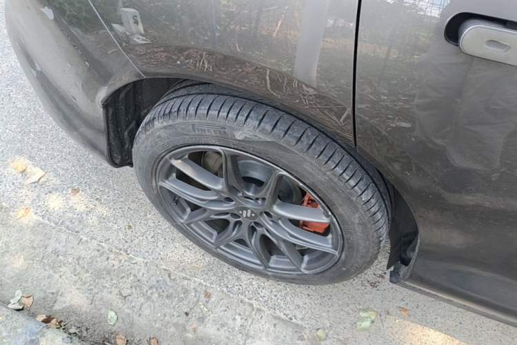 Used IM LS6 2023 Max Standard Edition Right Rear Wheel Hub