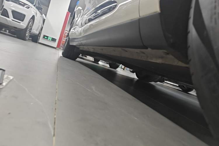 Used IM LS6 2023 Max Standard Edition Right Side Sill