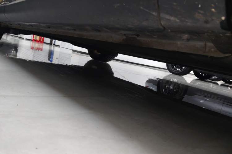 Used IM LS6 2023 Max Long-Range Version Right Side Sill