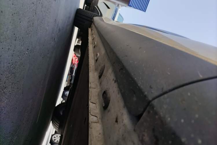 Used IM LS6 2023 Max Standard Edition Right Side Sill