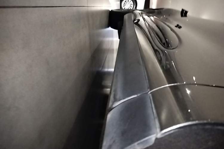 Used IM LS6 2023 Max Long-Range Version Right Side Sill