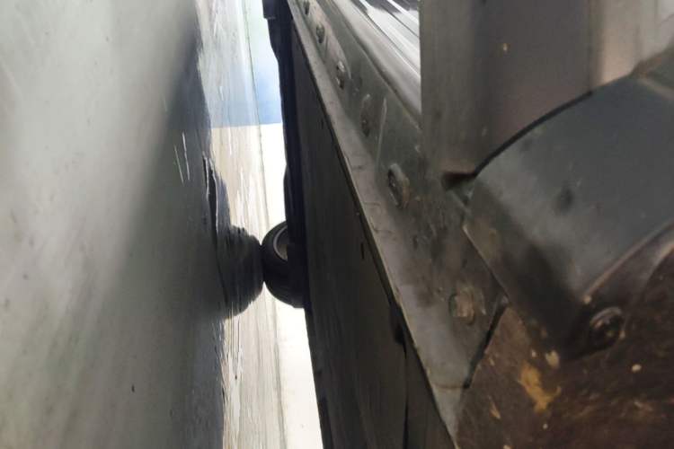Used IM LS6 2023 Max Standard Edition Right Side Sill