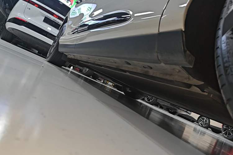 Used IM LS6 2023 Max Enhanced Performance Edition Right Side Sill