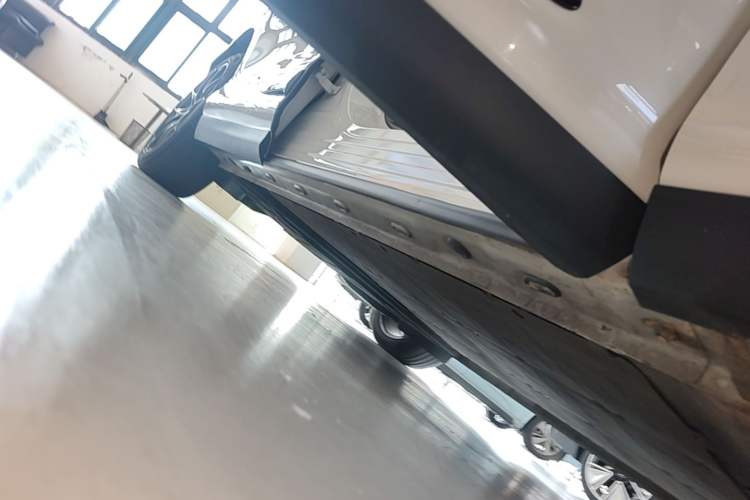 Used IM LS6 2023 Max Standard Edition Right Side Sill