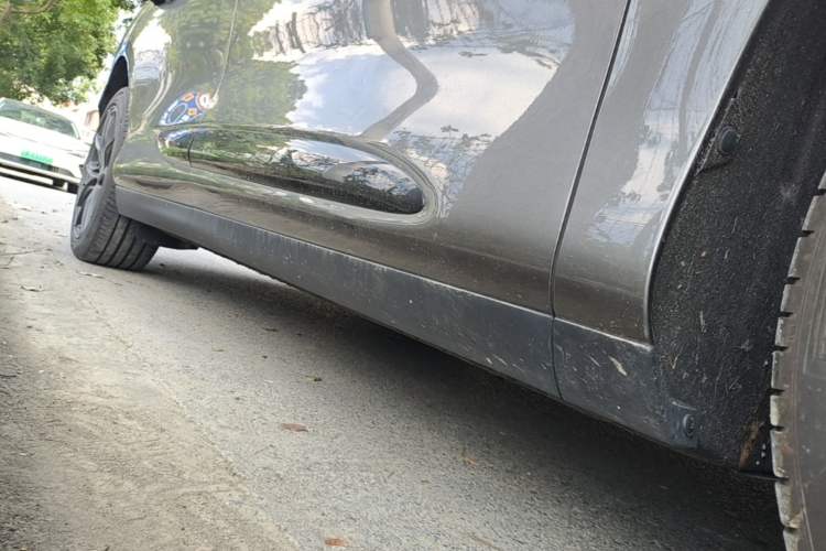 Used IM LS6 2023 Max Standard Edition Right Side Sill