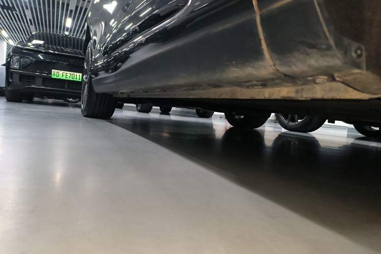 Used IM LS6 2023 Max Standard Edition Right Side Sill