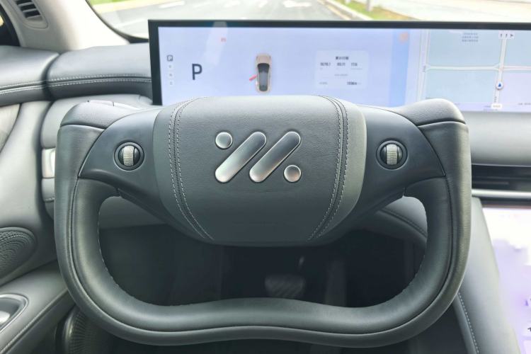 Used IM LS6 2023 Max Standard Edition Steering Wheel